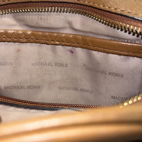 Michael Kors crossbody purse - Picture 7 of 7